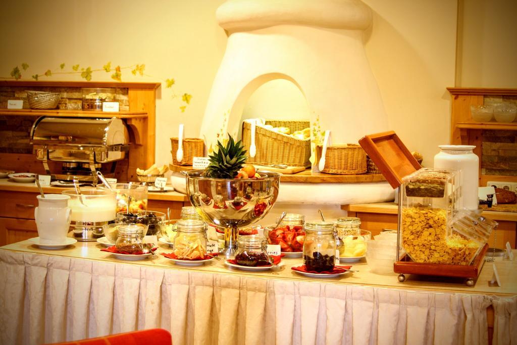Hotel Roesch Klagenfurt am Woerthersee Bagian luar foto